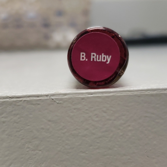 LipSense - B. Ruby - Picture 2 of 3